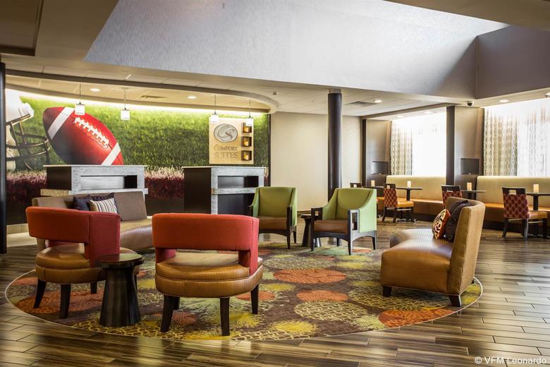 Hotel Comfort Suites At Harbison