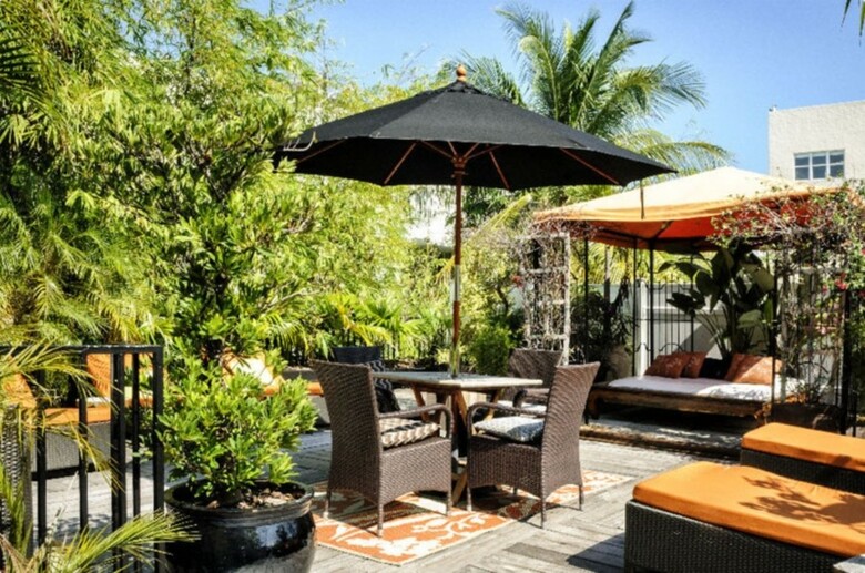 Chesterfield Hotel Suites & Day Spa