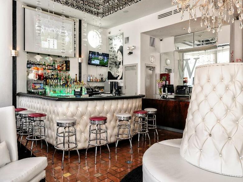 Whitelaw Hotel