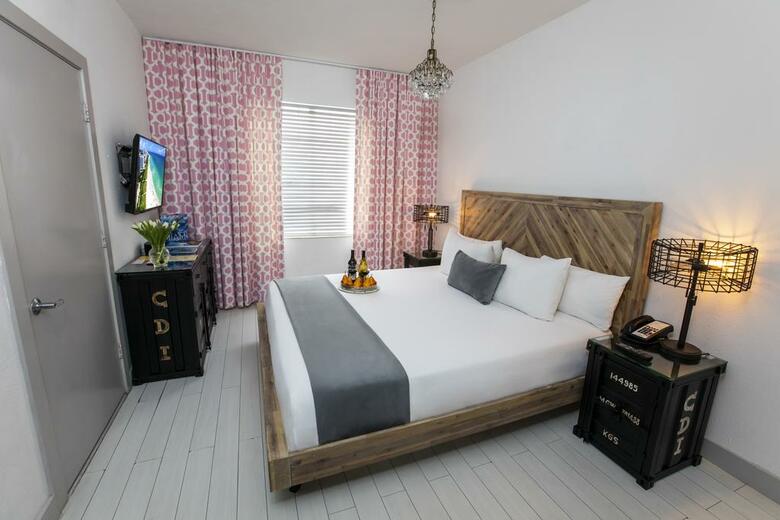 Whitelaw Hotel