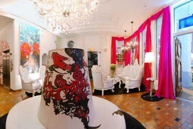 Whitelaw Hotel