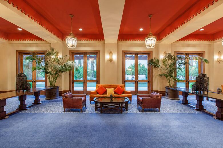 Hotel Montelucia Resort & Spa