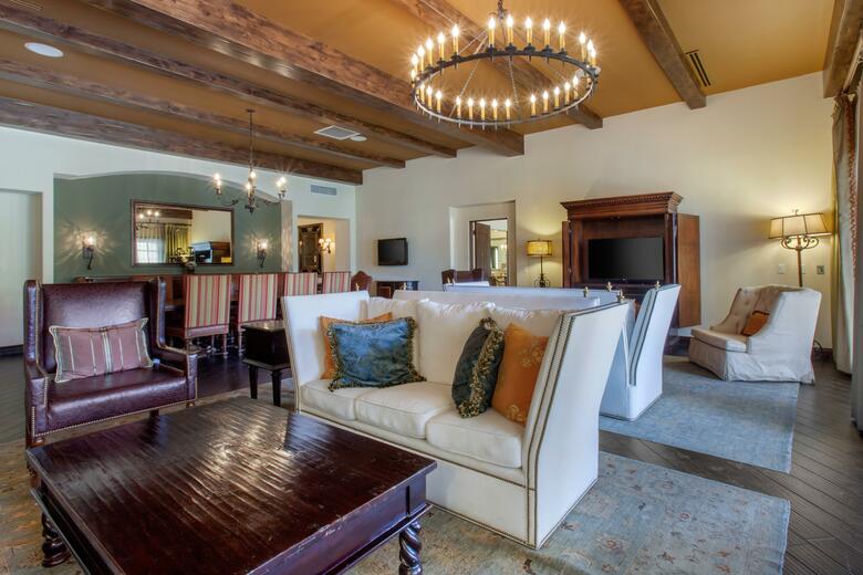 Hotel Montelucia Resort & Spa