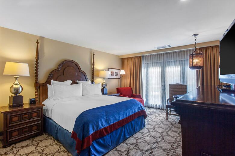 Hotel Montelucia Resort & Spa
