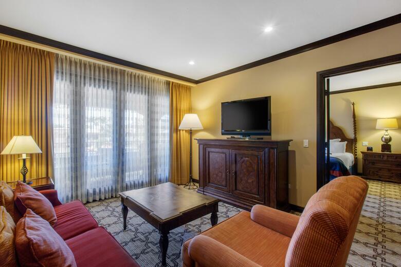 Hotel Montelucia Resort & Spa