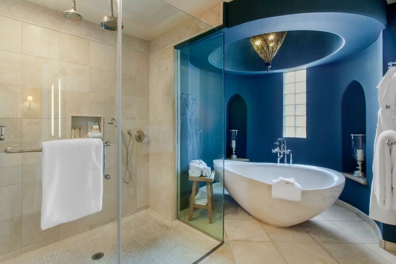 Hotel Montelucia Resort & Spa