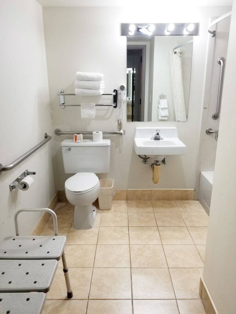 Hotel Quality Inn Airport