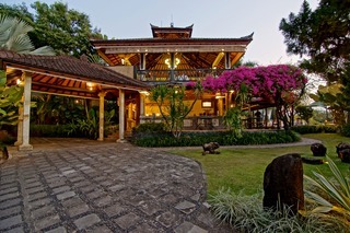 Hotel Damai Lovina Villas
