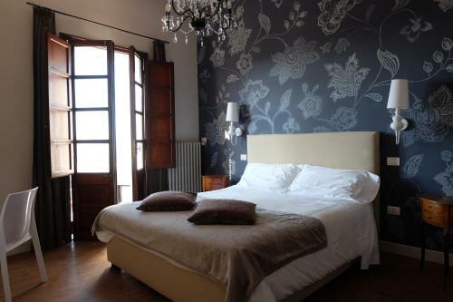 Hostal La Rocca Guest House & Spa