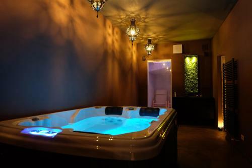 Hostal La Rocca Guest House & Spa