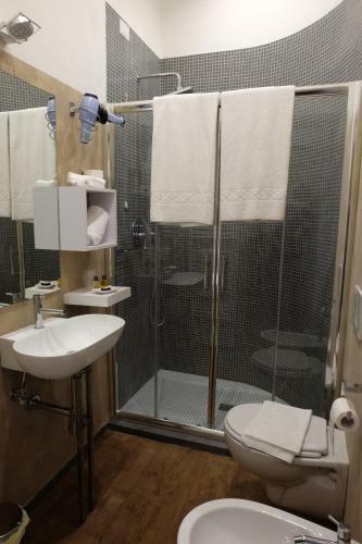 Hostal La Rocca Guest House & Spa