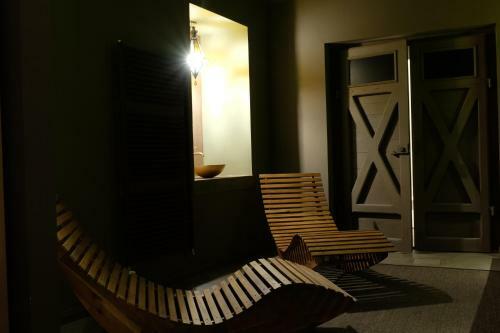 Hostal La Rocca Guest House & Spa