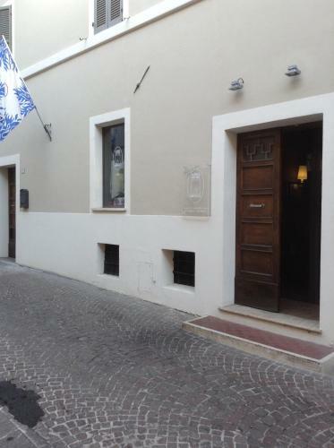 Hostal La Rocca Guest House & Spa
