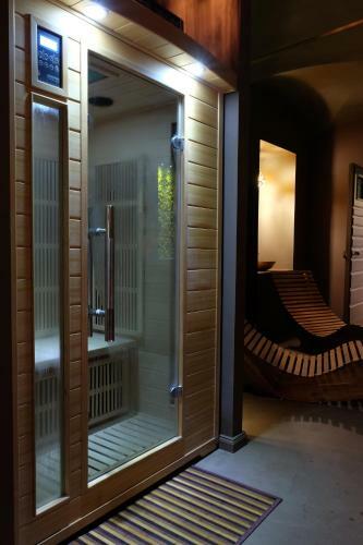 Hostal La Rocca Guest House & Spa