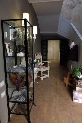 Hostal La Rocca Guest House & Spa