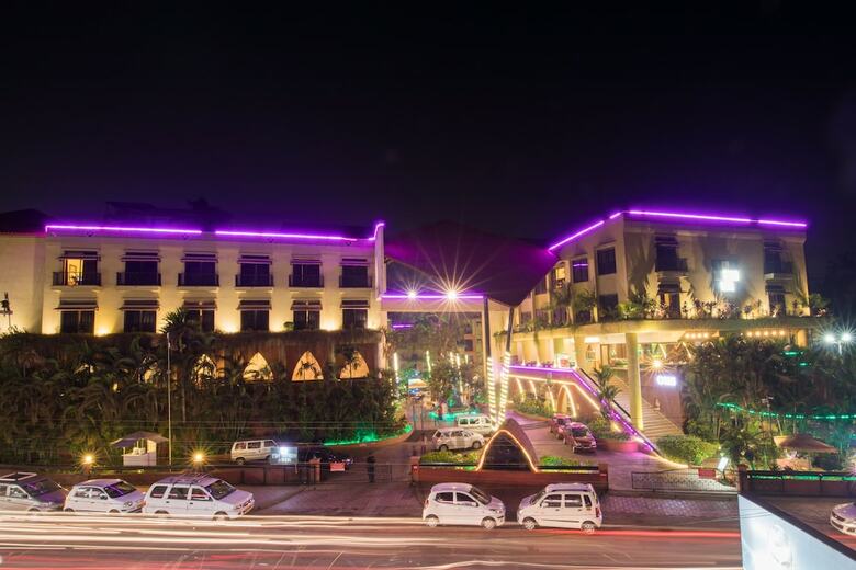 Hotel Neelam The Grand