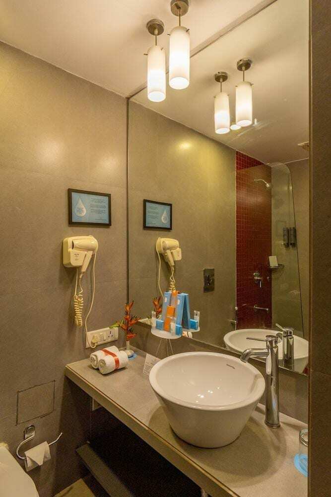 Hotel Whispering Palms Beach Resort
