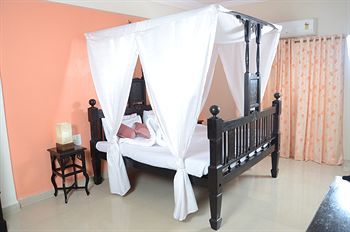 Hotel Paradise Village Beach Resort