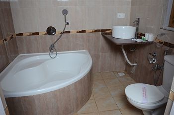 Hotel Paradise Village Beach Resort