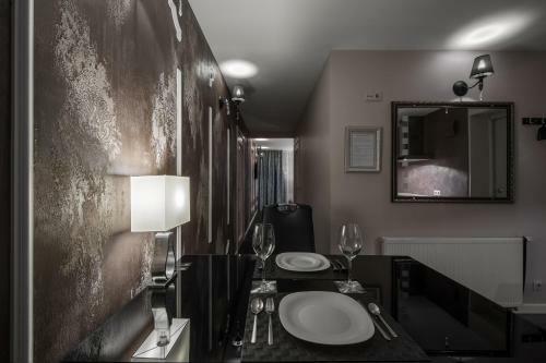 Deluxe Jacuzzi Apartment