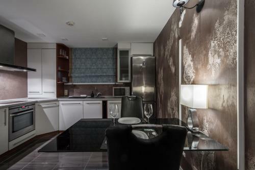 Deluxe Jacuzzi Apartment