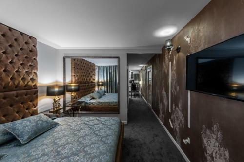 Deluxe Jacuzzi Apartment