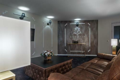 Deluxe Jacuzzi Apartment