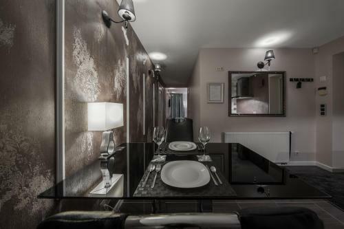 Deluxe Jacuzzi Apartment