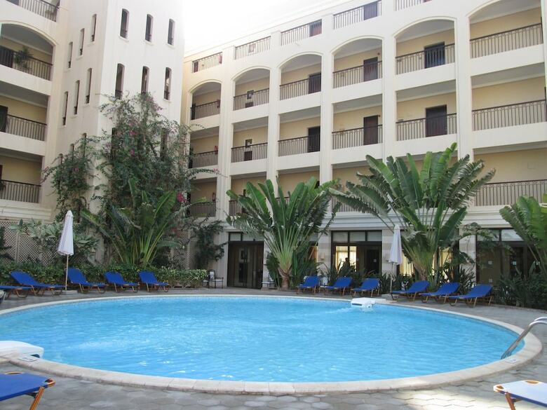 Hotel Sol Y Mar Ivory Suites