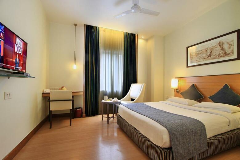 Nandhana Grand Hotel