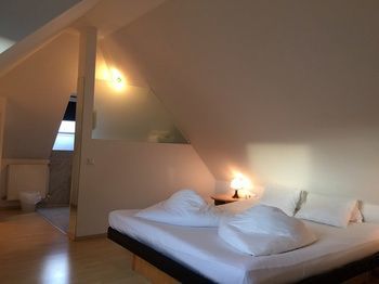Art Hotel Binders