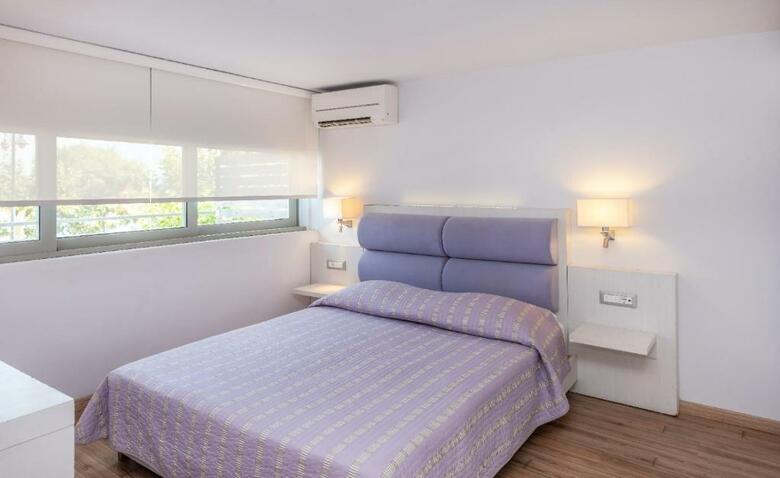 Hotel Triton
