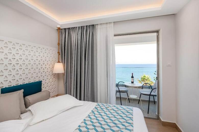 Hotel Triton