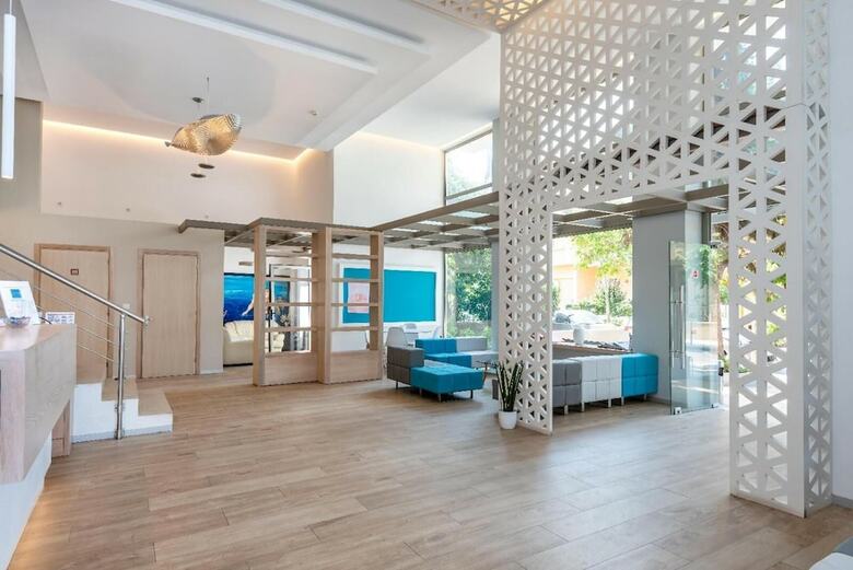 Hotel Triton