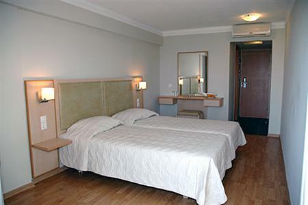 Hotel Triton