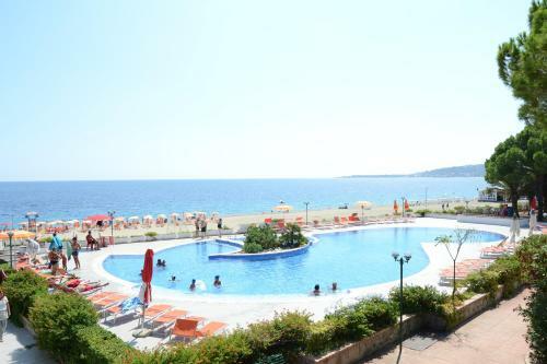 Hotel Estella Club