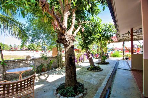 Anies Village Motel