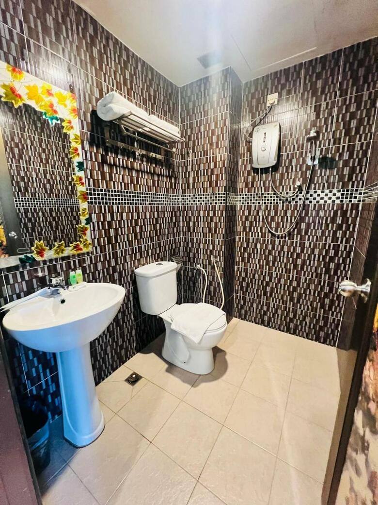Oyo 562 K Garden Hotel