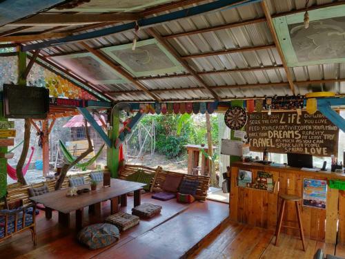Hostal The Crowded House