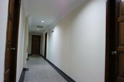 New Caspian Hotel