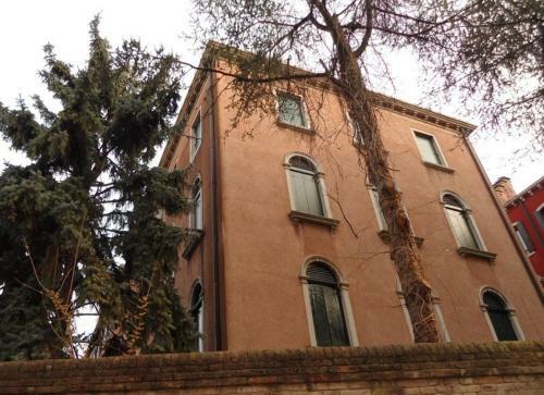 Hostal B&B Exclusive