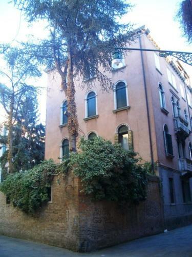 Hostal B&B Exclusive