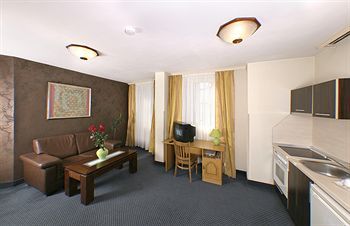 Avion Hotel