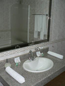 Avion Hotel