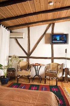 Avion Hotel