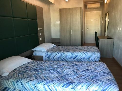 Hotel Elys