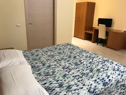 Hotel Elys