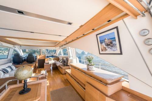 Capasecca Luxury Yacht