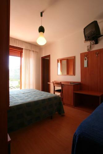 Hotel Midi