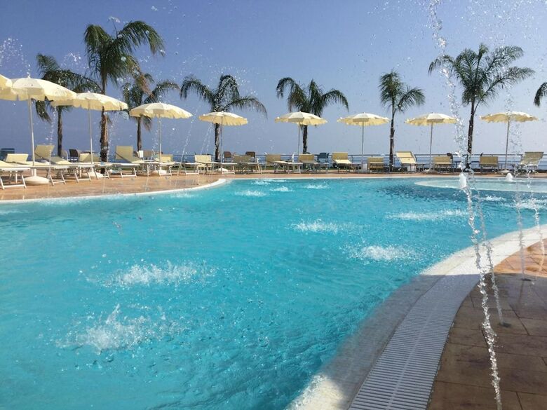 Hotel Blue Bay Resort